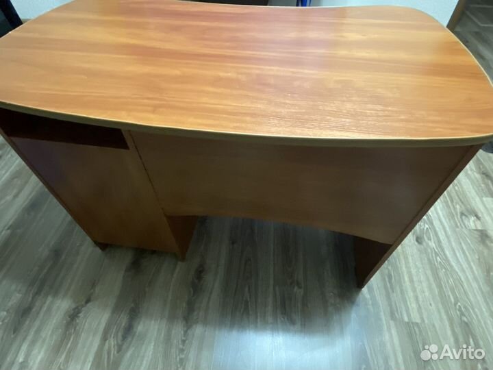 Письменный стол