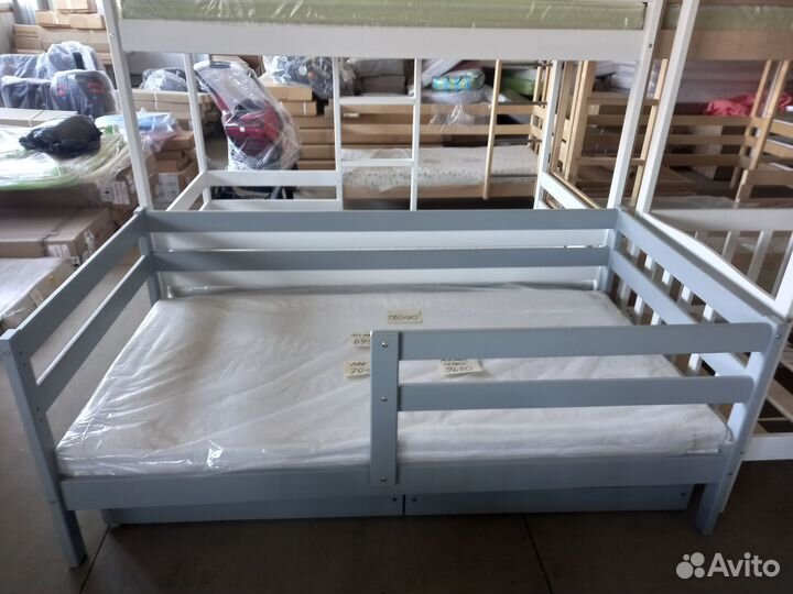 Кроватка подростковая с бортиком