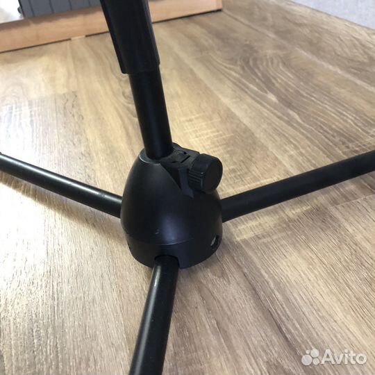 Микрофонная стойка ноунейм