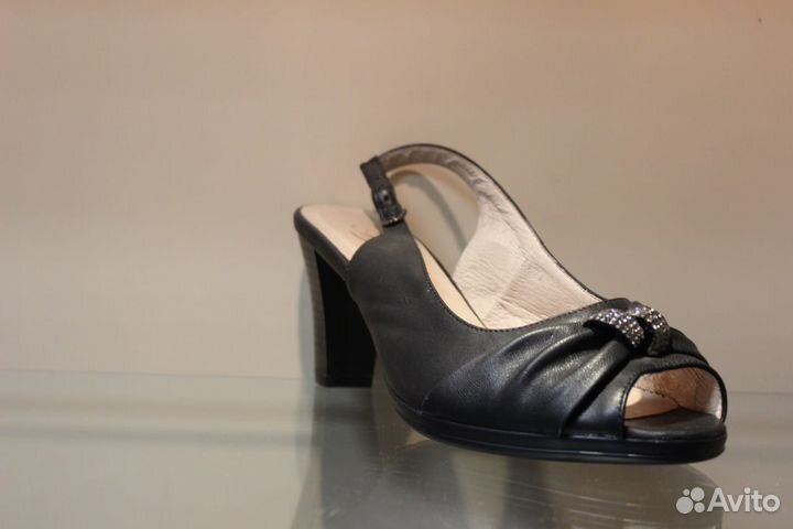 Босоножки р.39