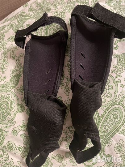 Щитки футбольные детские nike