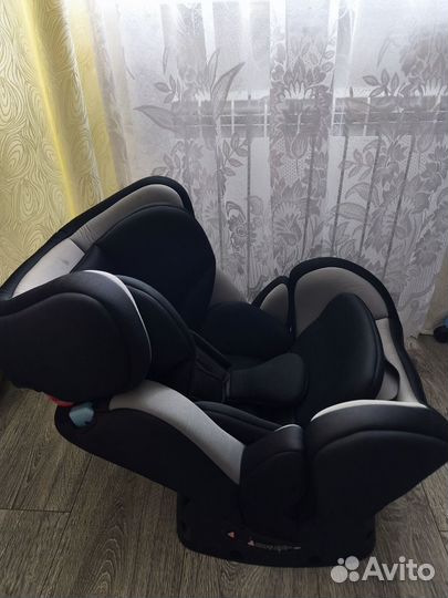 Автомобильное кресло