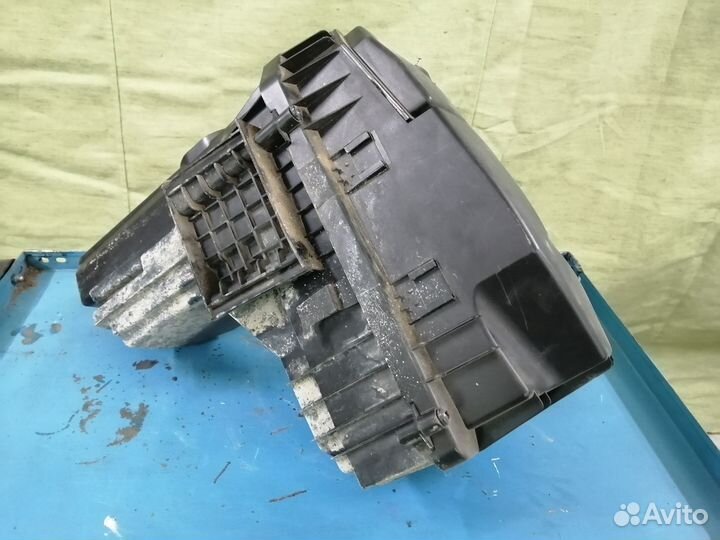 Корпус воздушного фильтра peugeot 407