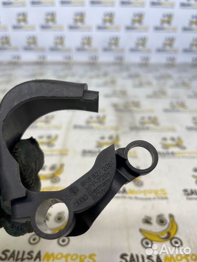 Накладка петли багажника правая Audi A4 B8 / 8K