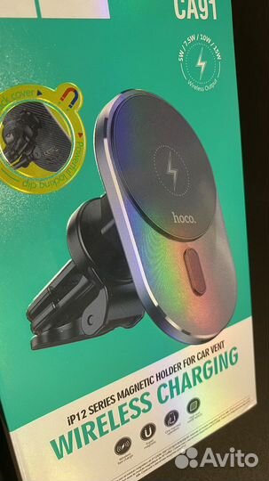 Автомобильный держатель с беспроводной зарядкой