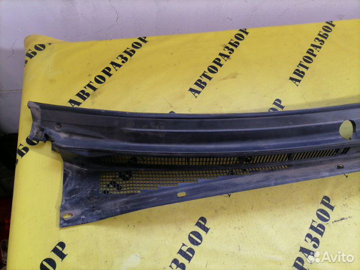 Жабо (решетка стеклоочистителя) Mazda Bt50 Bt-50