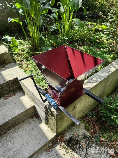 Мялка (давилка) для винограда