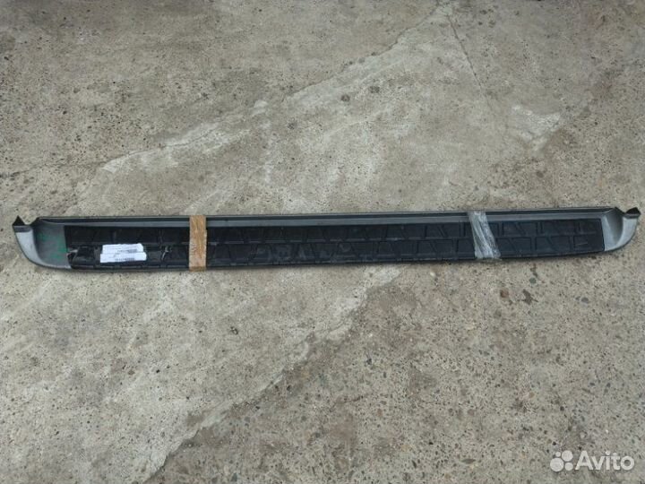 Подножка порог правая Kia Monave 2018