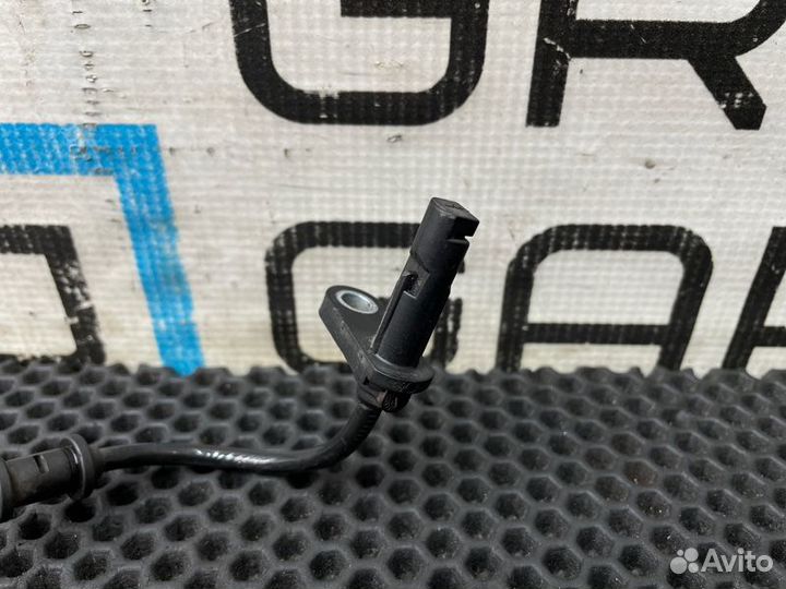 Датчик abs задний Mercedes-Benz E-Class W212