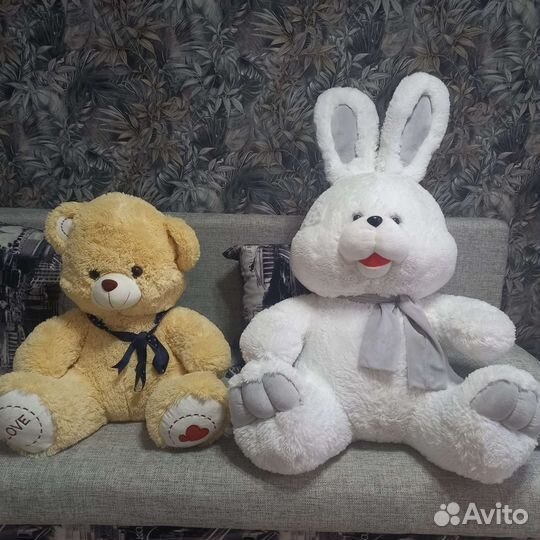 Игрушка заяц и медведь