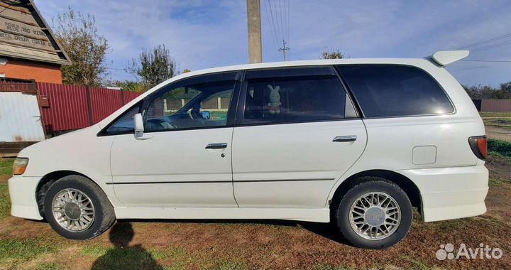 Nissan Bassara 2.4 AT, 2000, 309 000 км