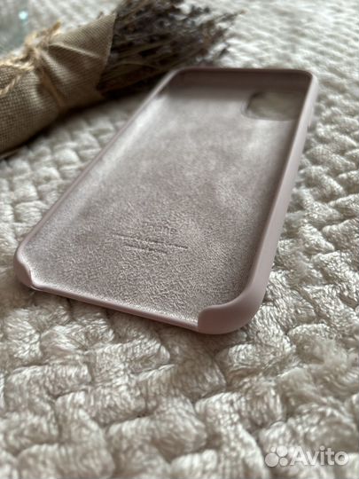 Чехол на iPhone 11