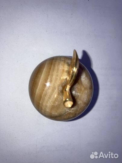 Статуэтка из камня