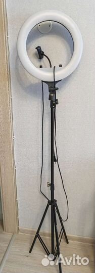 Кольцевая лампа со штативом