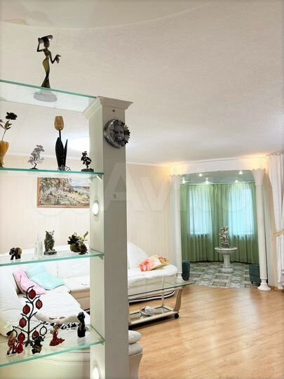 3-к. квартира, 107,8 м², 2/9 эт.