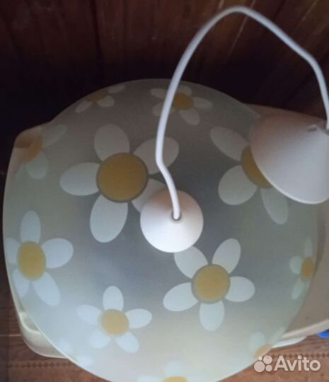 Светильник с ромашками