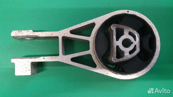 Опора двигателя Opel Corsa D 633374681 GM