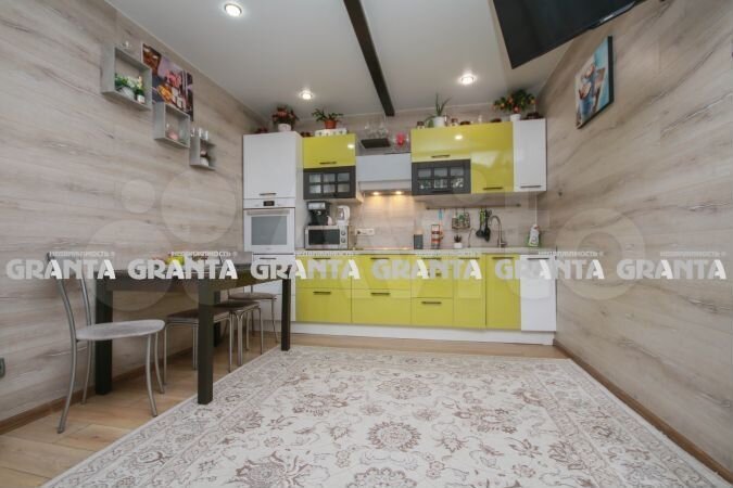 Дом 153 м² на участке 6 сот.