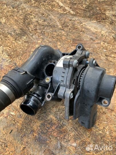 Помпа Audi A4 B8 2.0 CDN