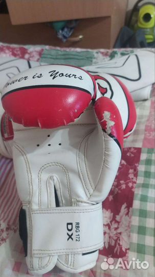 Боксерские перчатки детские и защита на ноги
