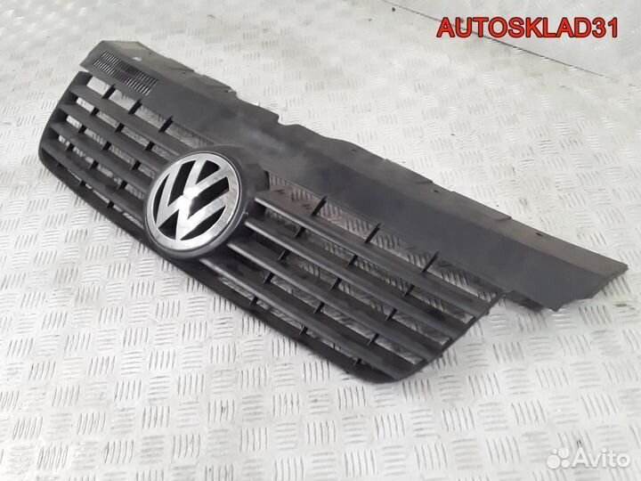 Решетка радиатора VW Transporter T5 7H0807101