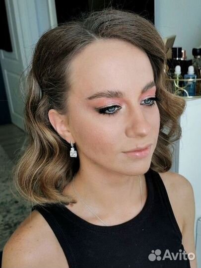 Визажист (стилист по прическам)