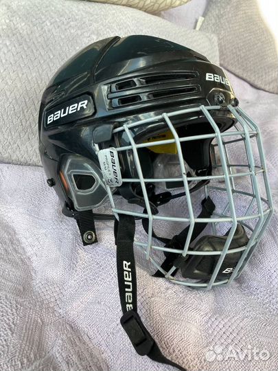 Коньки и шлем хоккейные