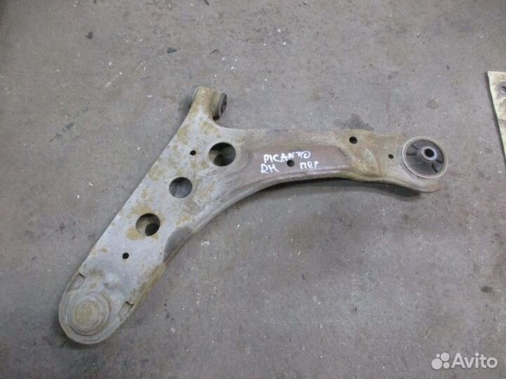 Рычаг передний правый Kia Picanto 2004-2011