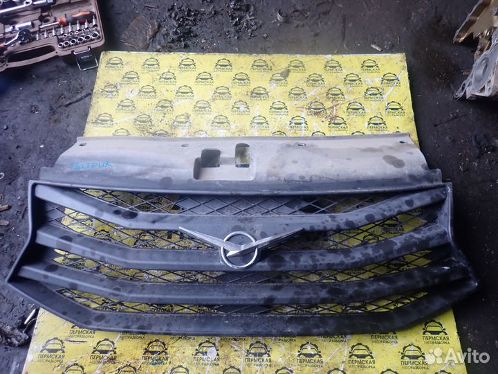 Решетка радиатора для UAZ Patriot 2003)