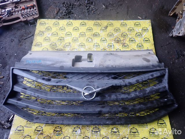 Решетка радиатора для UAZ Patriot 2003)