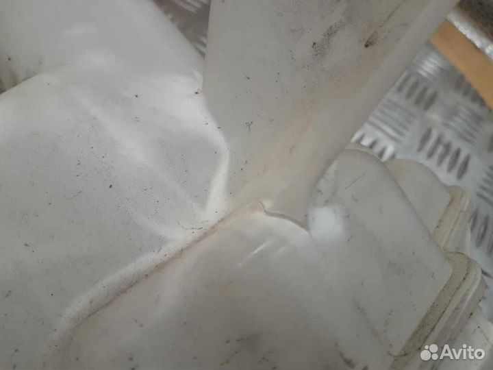 Бачок омывателя лобового стекла Mazda Mazda3