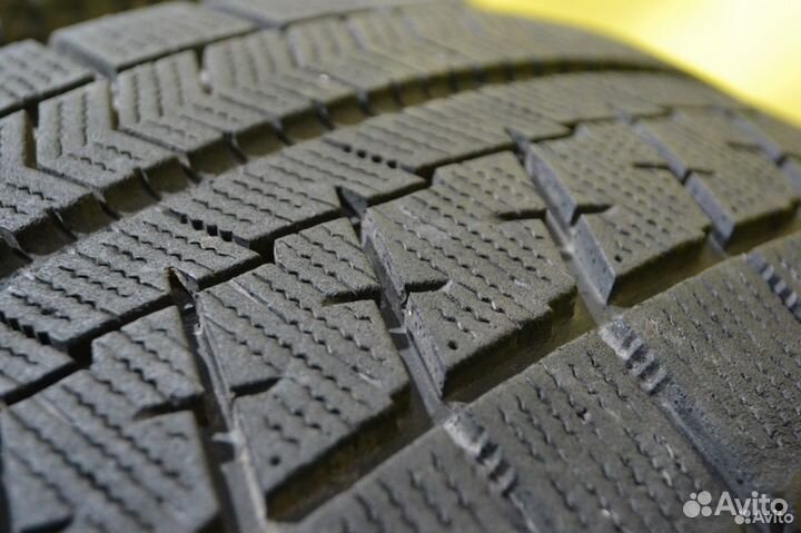 Bridgestone Blizzak VRX 205/60 R16