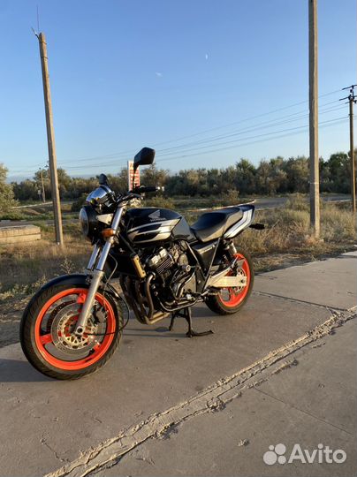 Honda CB400 super four