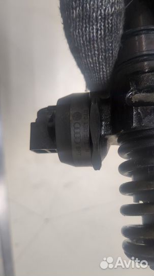 Форсунка топливная Volkswagen Touareg, 2005