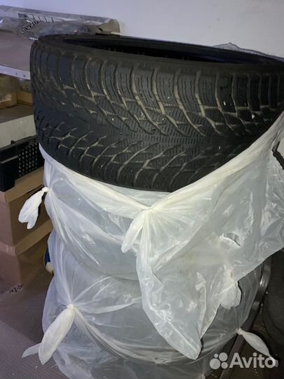 Nokian Tyres Hakkapeliitta R3 SUV 295/40 R21 111T