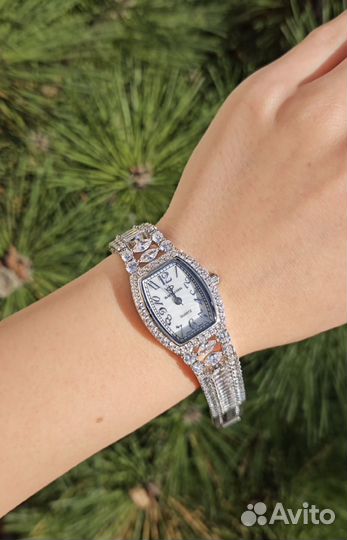 Часы серебряные ювелирные женские