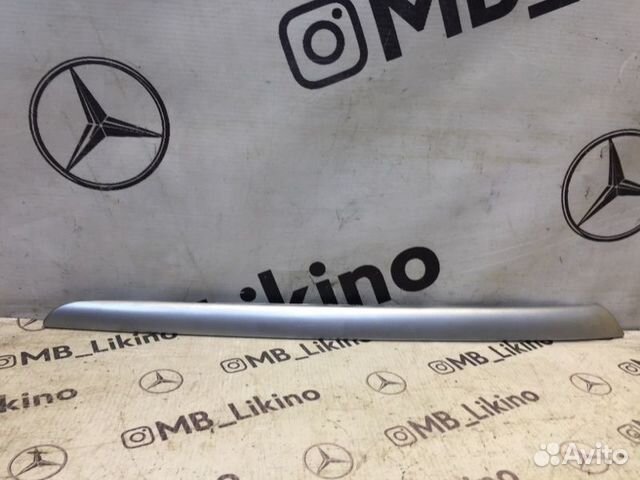 Накладка обшивки двери задняя левая Mercedes-Benz