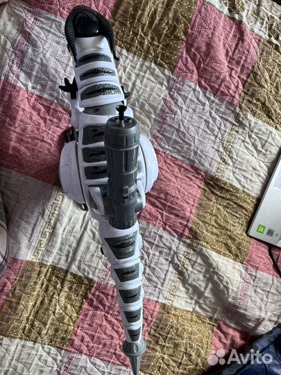 Робот динозавр