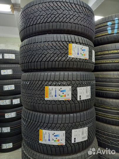Pirelli Scorpion Winter 2 275/35 R22 и 315/30 R22 107V