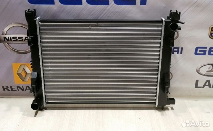 Радиатор охлаждения двигателя основной Renault ark