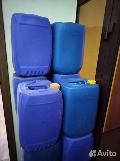 Канистра пластиковая 30л бу