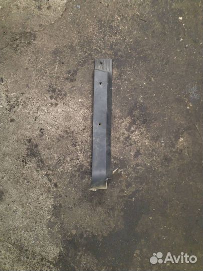 Накладка внутренняя на порог передняя правая MAN