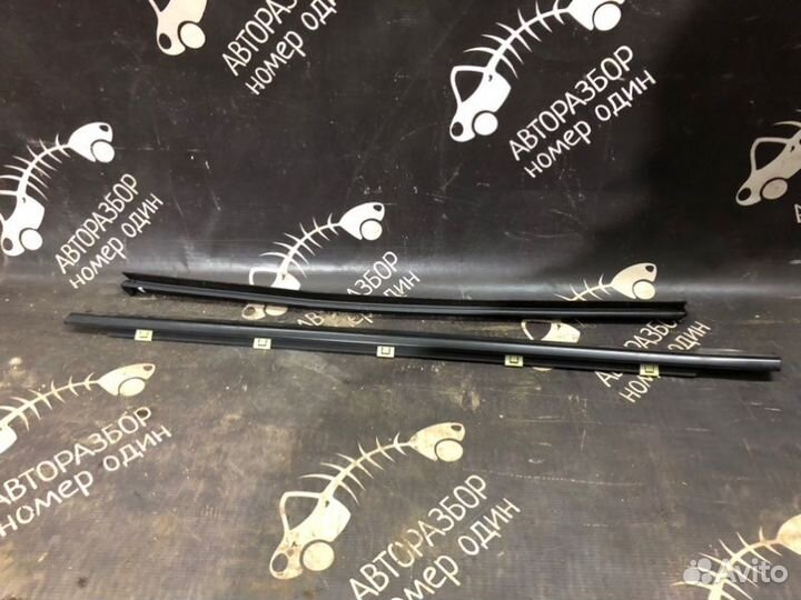 Уплотнитель стекла двери передний левый Kia Soul