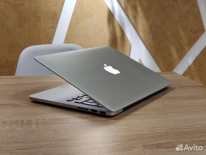 Macbook Pro 13 retina / i5 / 8 / 256 ssd