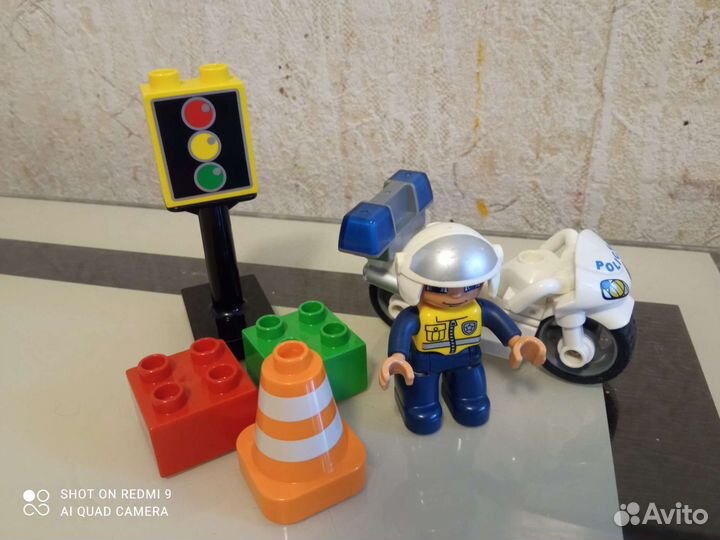 Lego duplo полицейский на мотоцикле