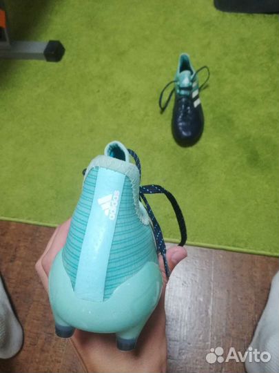 Футбольные бутсы adidas