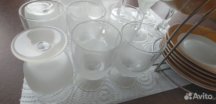 Бокалы, рюмки, чашки