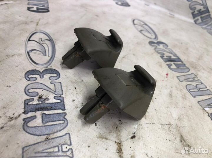 Крючок солнцезащитного козырька ford mondeo 1