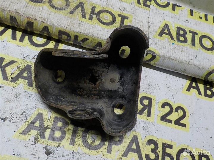 Кронштейн задней балки Ford Fusion 2002-2012