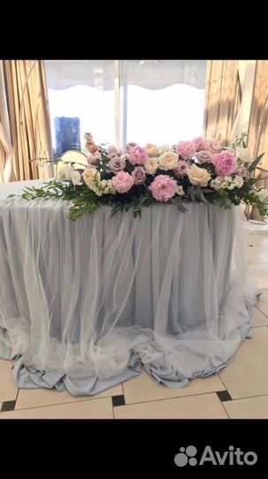 Скатерть на свадебный стол с фатином пыльно-голуб